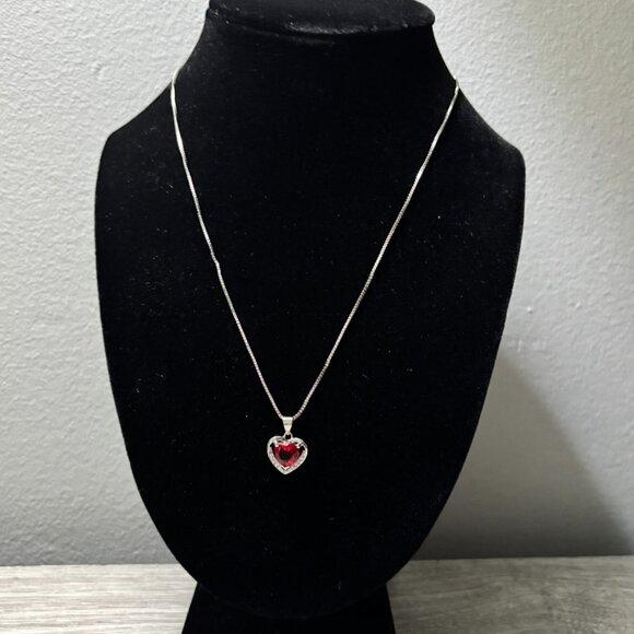 .925 Ailana Laine Elegant Red Heart Pendant Necklace Sterling Silver Box Chain - Picture 1 of 7